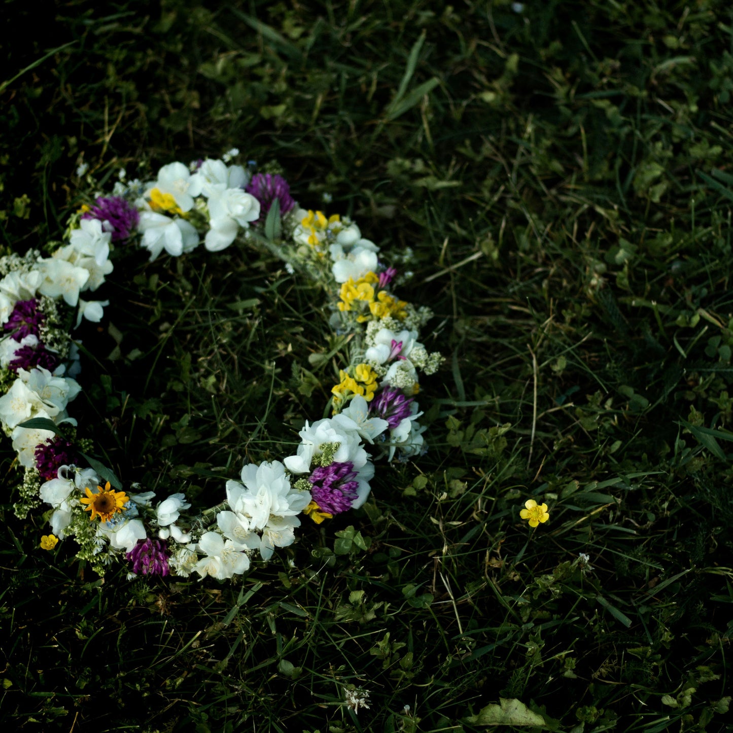 Lag en blomsterkrans til St. Hans / 21. juni / Fåbro Hage